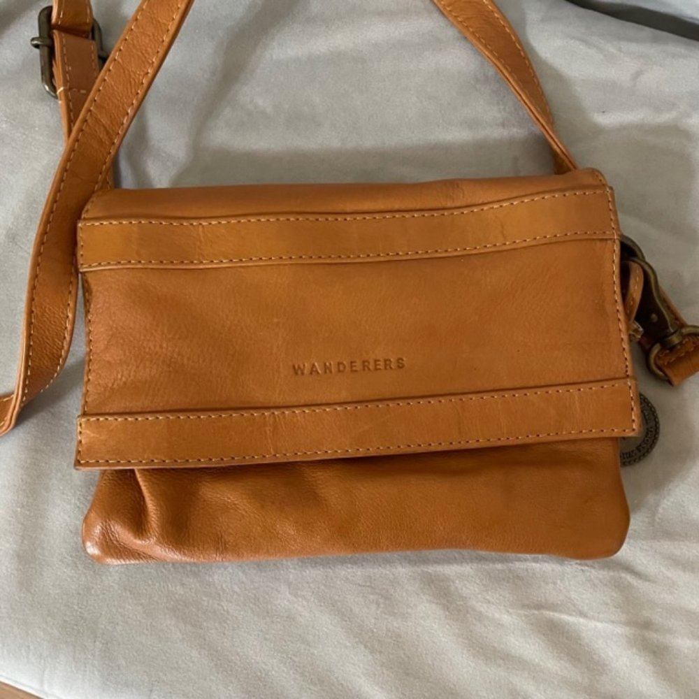 Wanderers Travel Co., The Sienna Crossbody Clutch